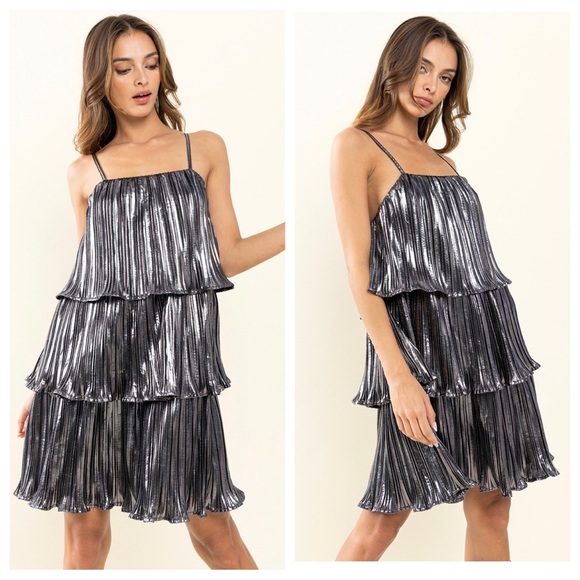 06 Chic Pleated Satin Tiered Fabulous Dress - Picture 4 of 4